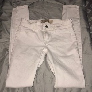 White Hollister skinny jeans ☺️